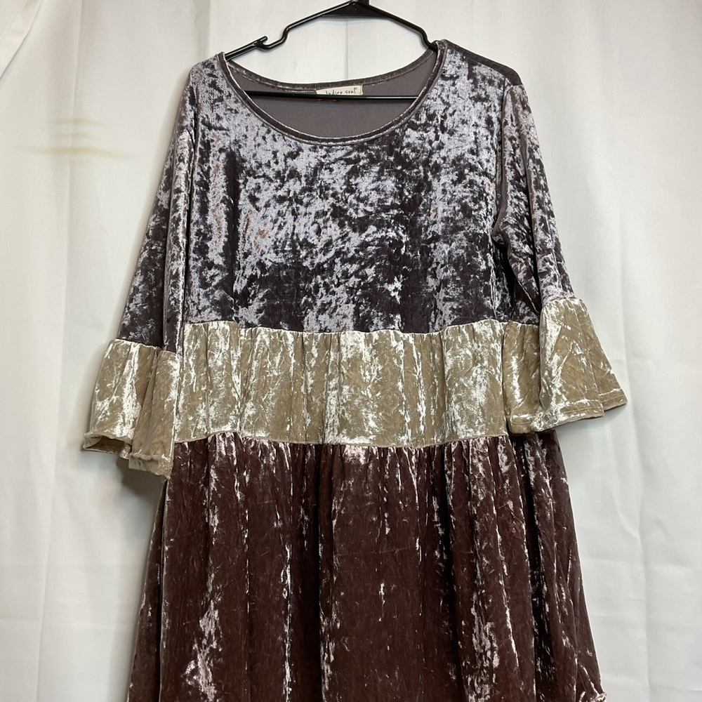 Indigo Soul large velvet tiered ruffle top brown gray and tan - Picture 2 of 11